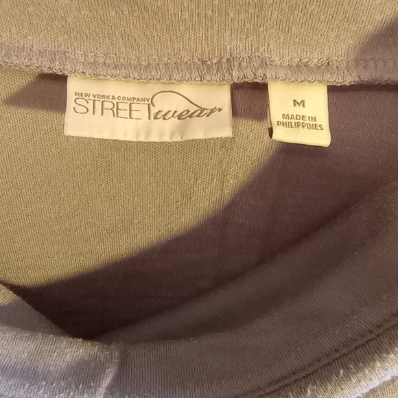 🔥BUNDLE 3 items $7-9 & make offer for $15🔥 NY&C knit maxi skirt - Picture 3 of 4